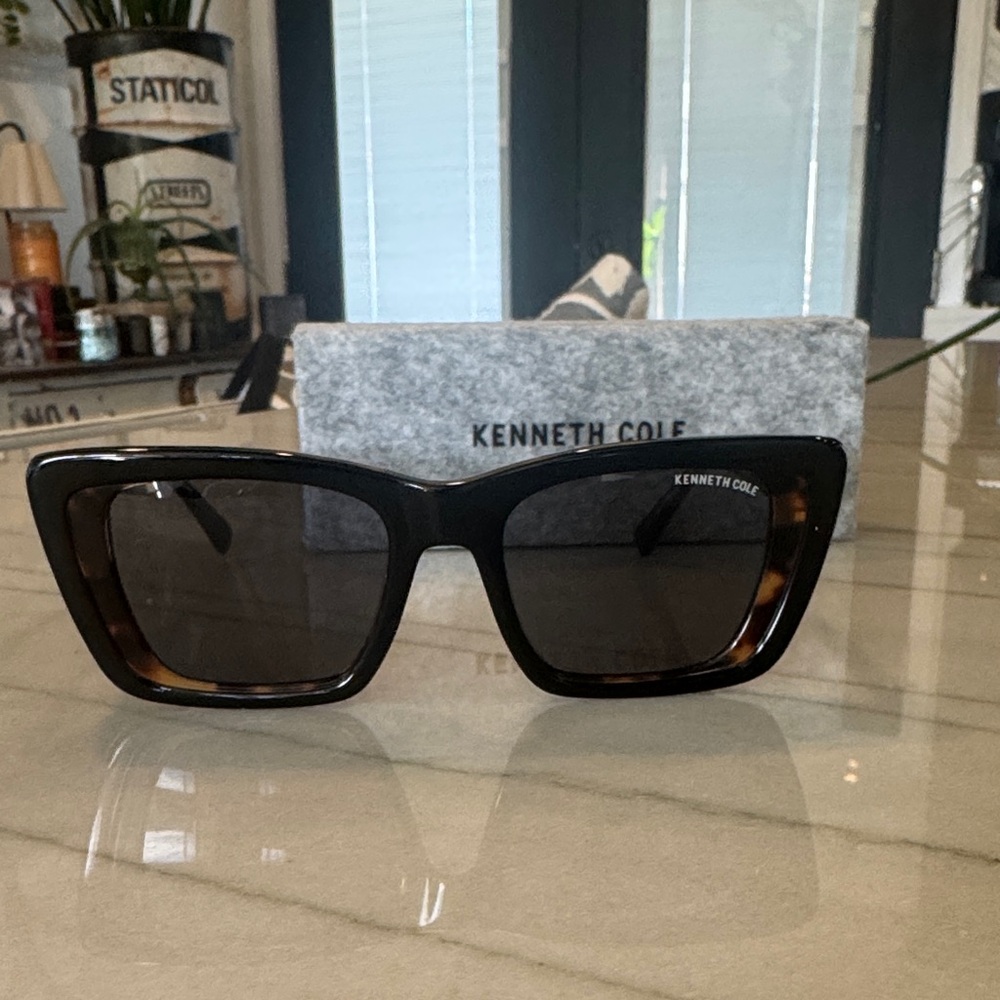 Kenneth Cole Black and tortoise sunglasses